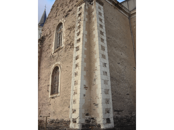 Restauration des contrefort de l'église de la daguenière 